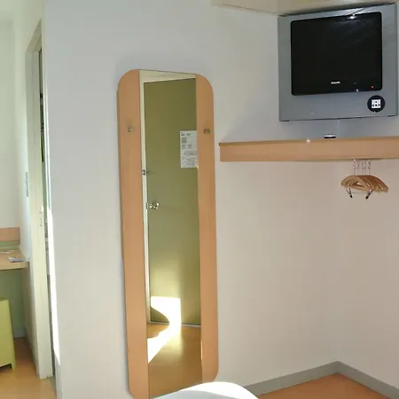 Hotel Ibis Budget Chambery Sud Les Eaux 2*
